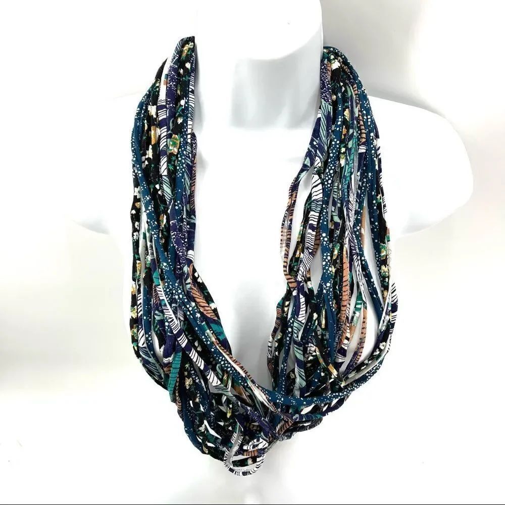 Dona Bela Shreds Shred Lite upcycled fabric necklace scarf boho bohemian NEW